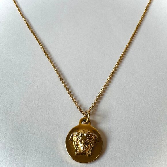 Versace Gold Medusa Pendant – Very Good Condition - Picture 2 of 2